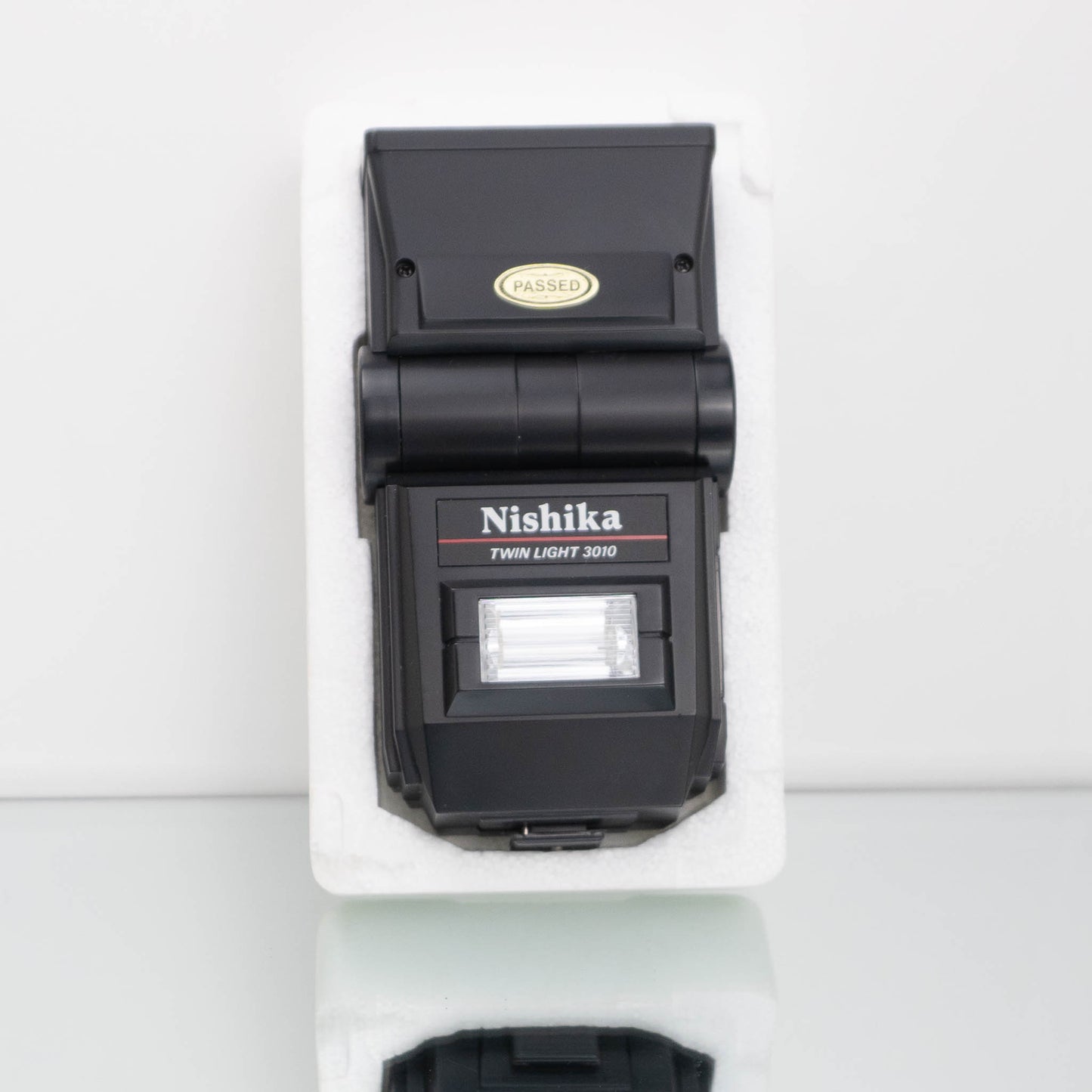 Nishika N8000 3D Camera with Case and Flash