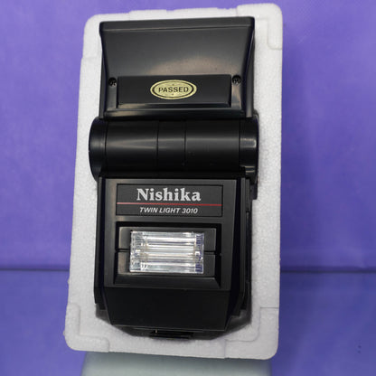 Nishika N8000 3D Camera with Case and Flash