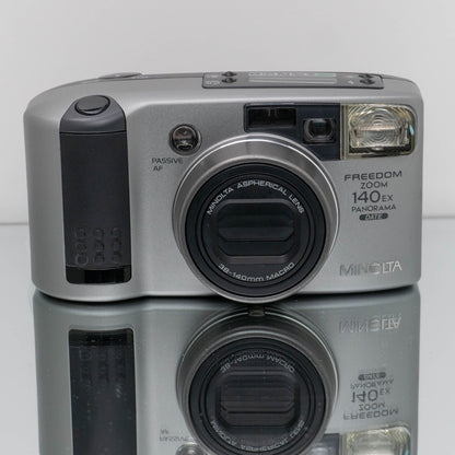 Minolta Freedom Zoom 140EX Point and Shoot