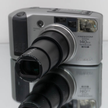 Minolta Freedom Zoom 140EX Point and Shoot