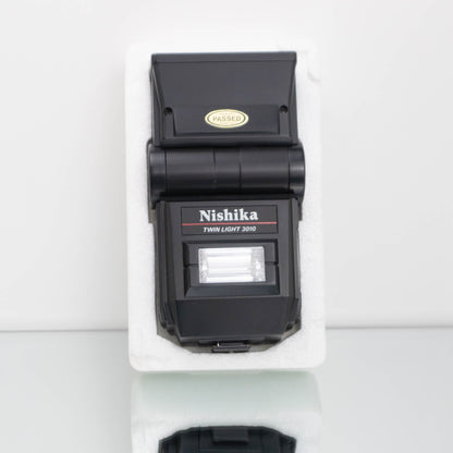 Nishika N8000 3D Camera with Case and Flash