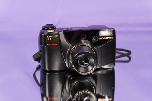 OLYMPUS SUPERZOOM 800 Point and Shoot